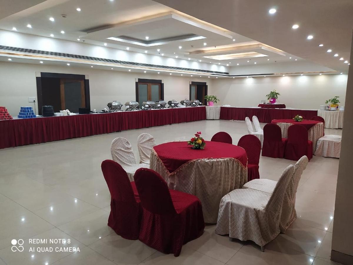 Shelter Hotel Lucknow Eksteriør billede