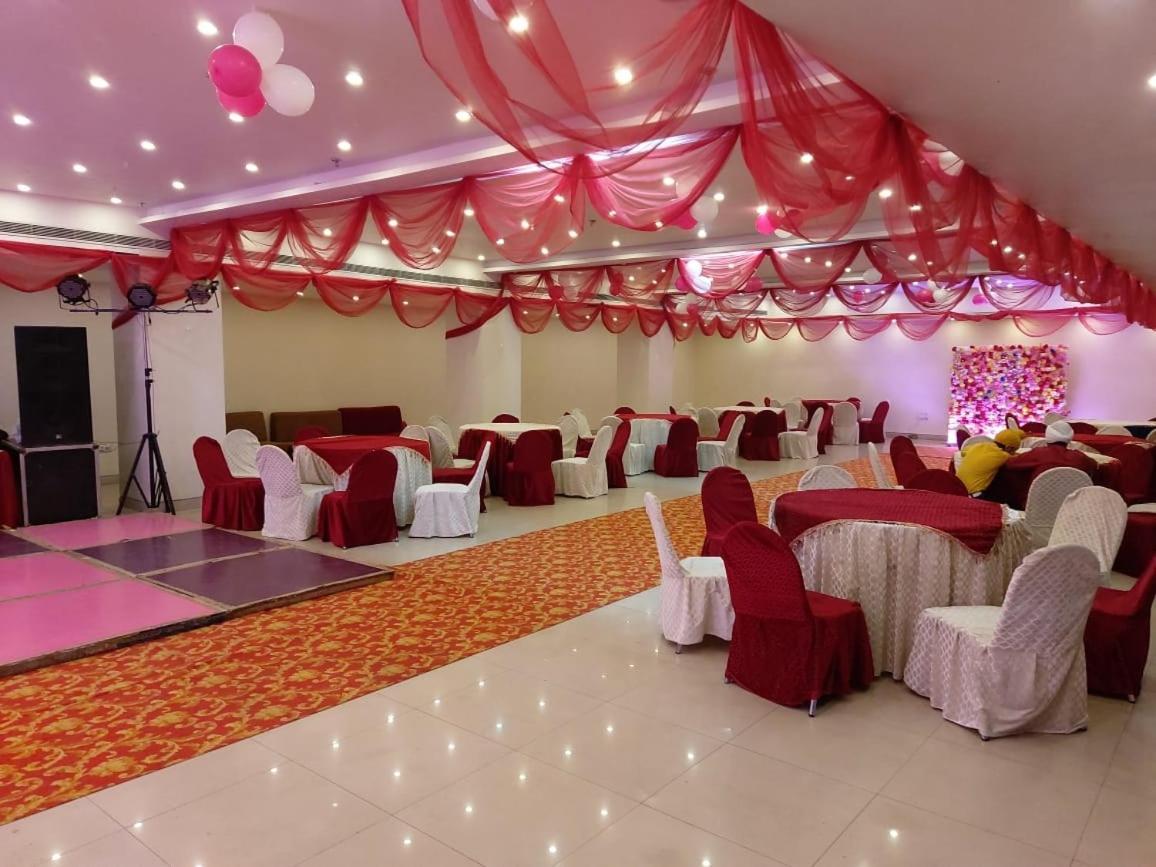 Shelter Hotel Lucknow Eksteriør billede